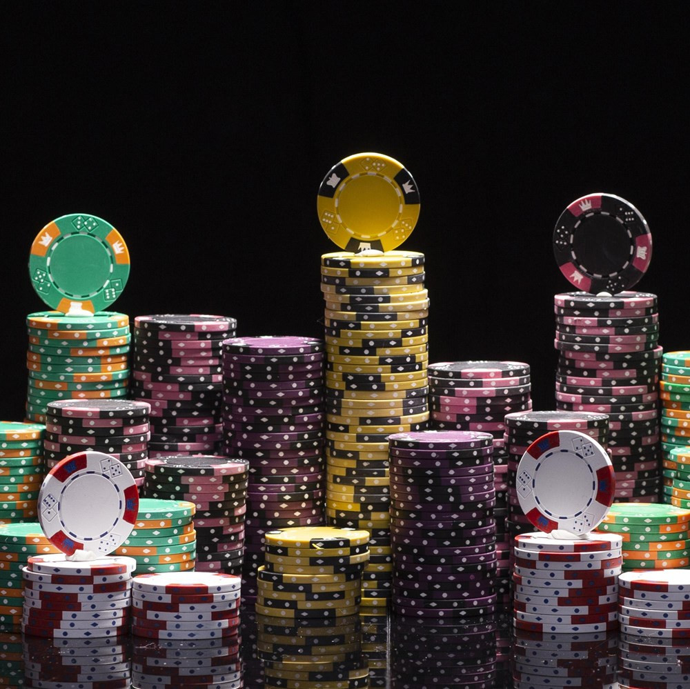 1000ct Rolling Aluminum Case Crown & Dice Poker Chip Set