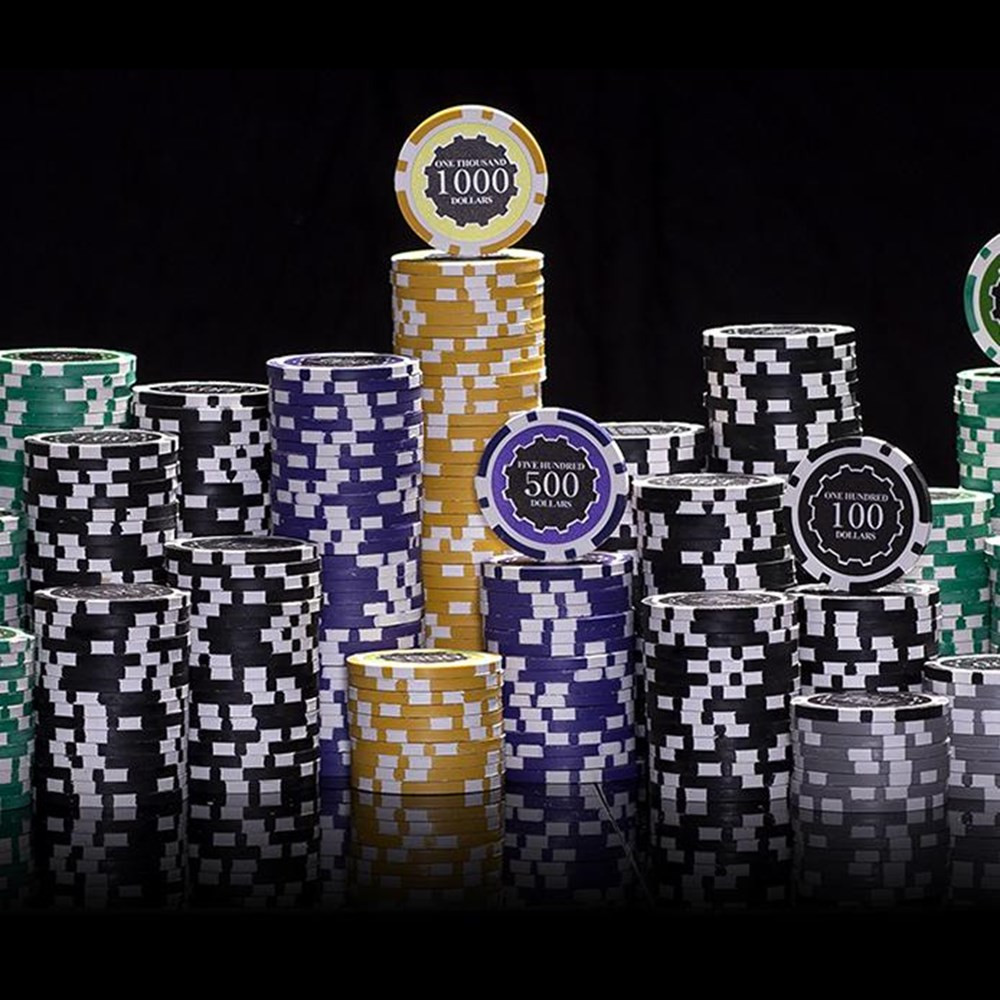 300 Ct Eclipse 14 Gram Poker Chip Set w/Walnut Case