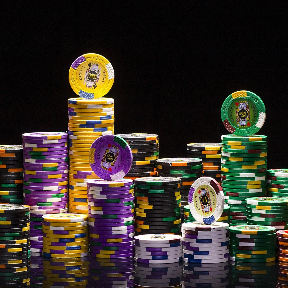 200 14 Gram King's Casino Poker Chips & Acrylic Tray