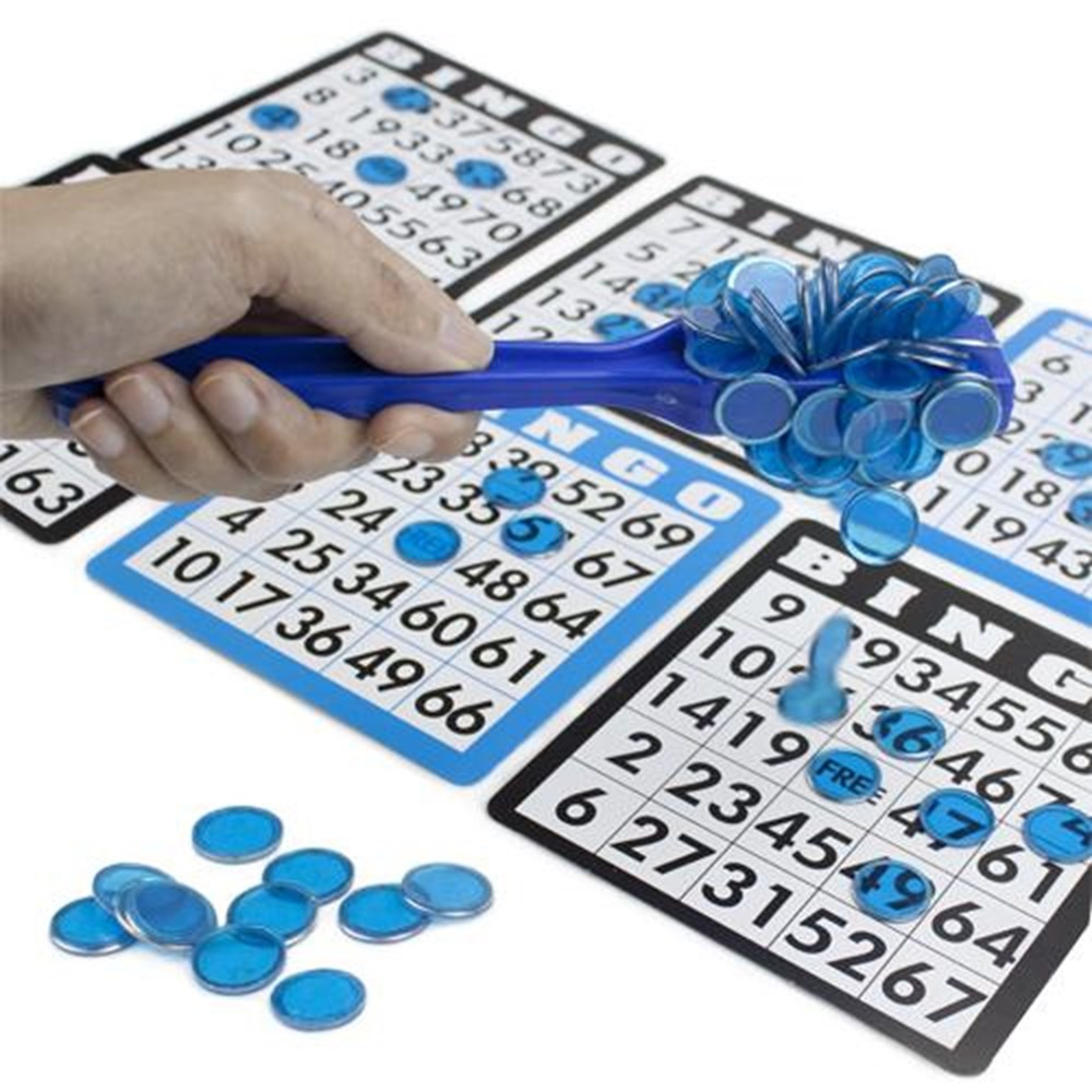 Red Magnetic Bingo Wand with 100 Metallic Bingo Chips